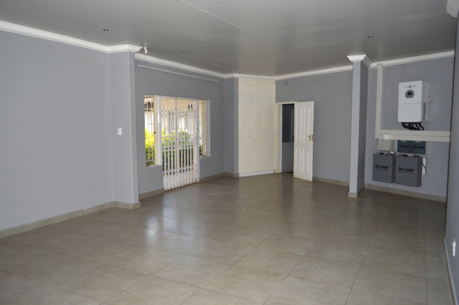 To Let Commercial Property for Rent in Flamwood North West